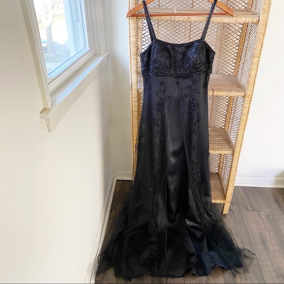 Cache Dresses & Skirts - Cache Formal Beaded Black Gown Dress✨